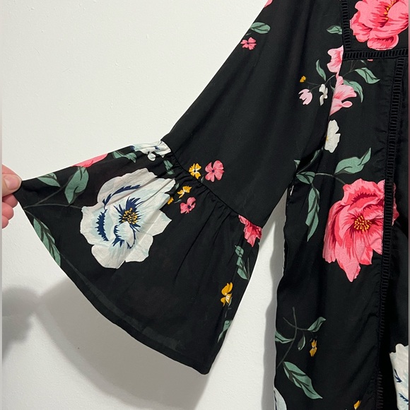 Old Navy floral blouse, size M - like new! - Picture 2 of 4